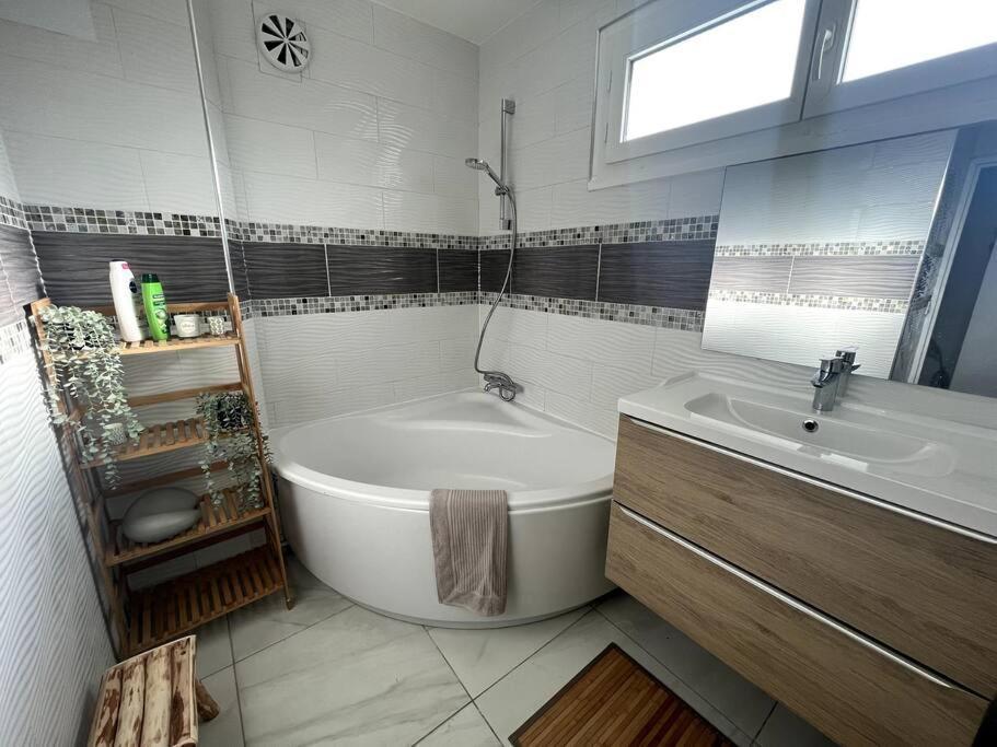 Hana Home Mantes-La-Jolie 6 Personnes Parking Public Gratuit Business&Family المظهر الخارجي الصورة